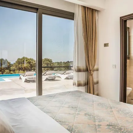 Theofilos Villa Mousata